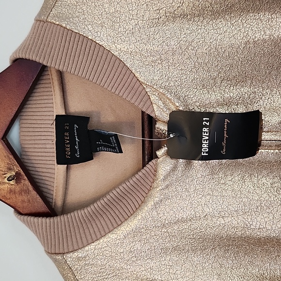 NWTs Forever 21 rose gold bomber style jacket size S - Picture 3 of 6